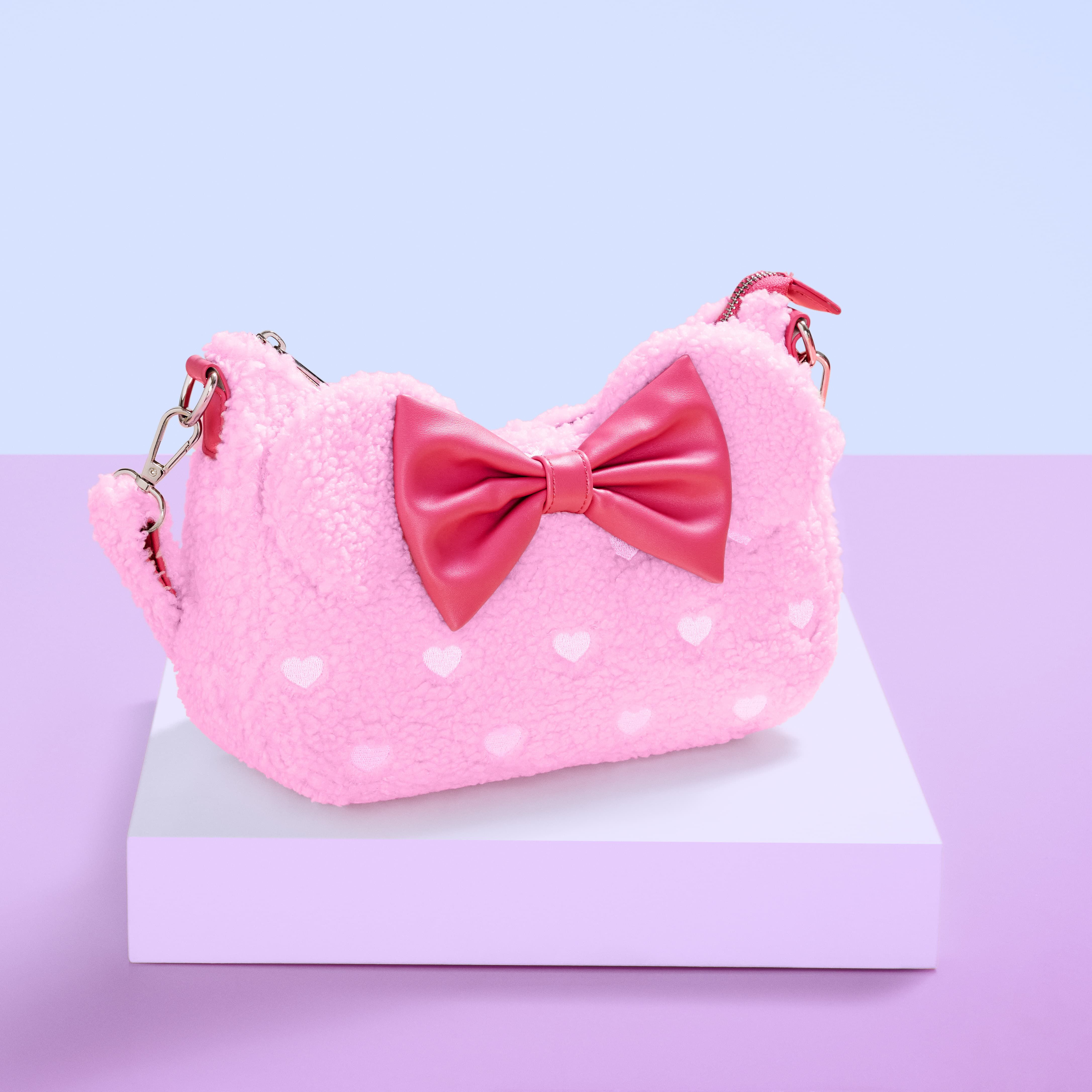 Minnie Mouse Exclusive Hearts Strawberry Scented Sherpa Crossbody Bag - Image 2