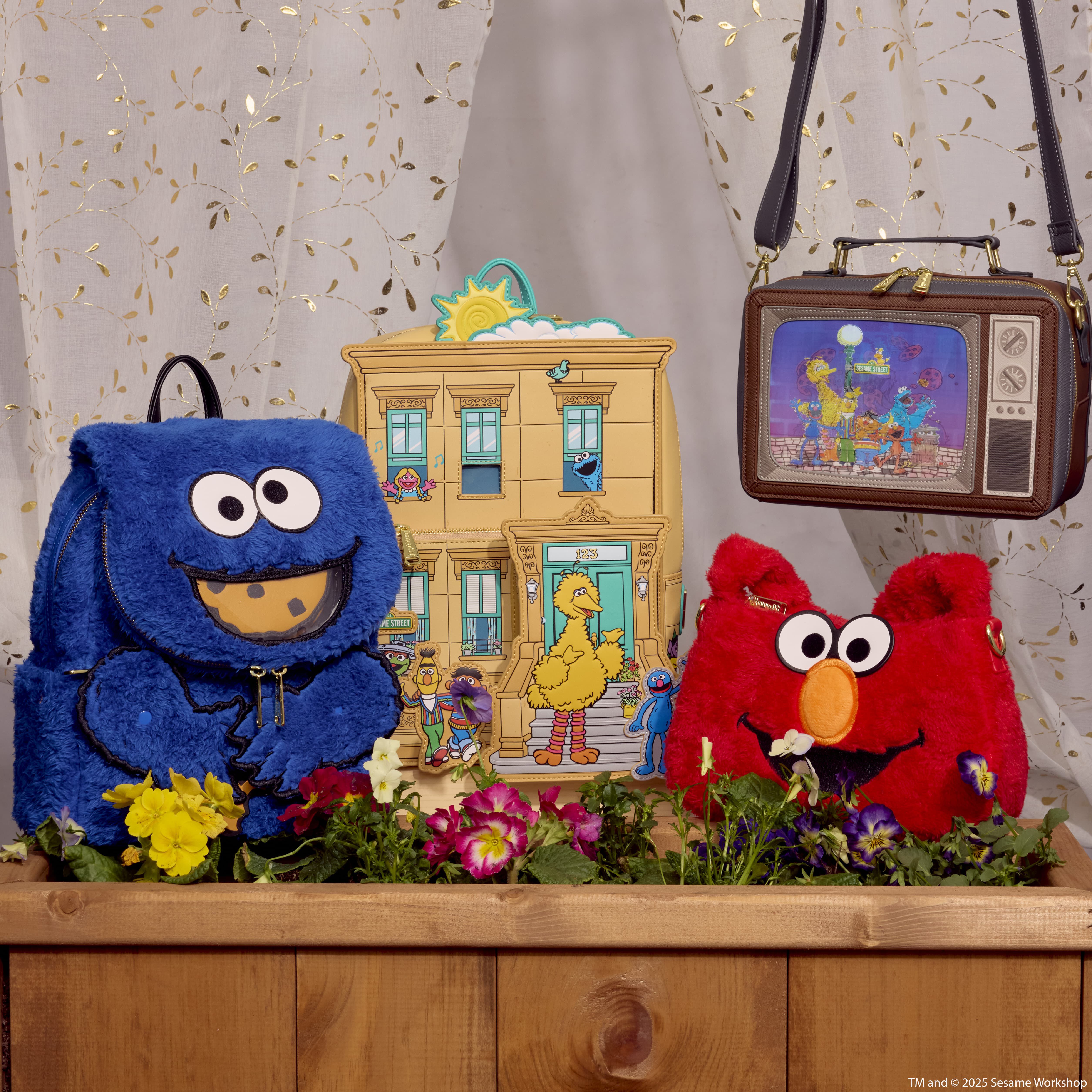 Sesame Street Elmo Plush Cosplay Crossbody Bag - Image 4